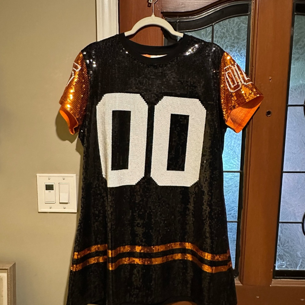 QOS Dress - Picture 4 of 4